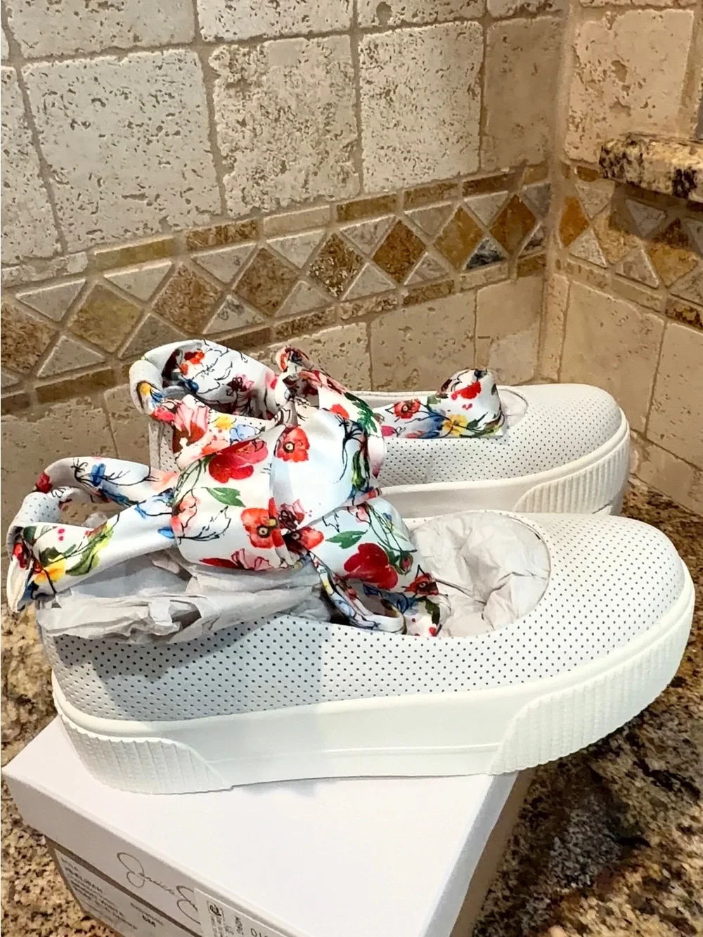 Jessica Simpson White Floral Bow Platform Sneakers for Women NWT